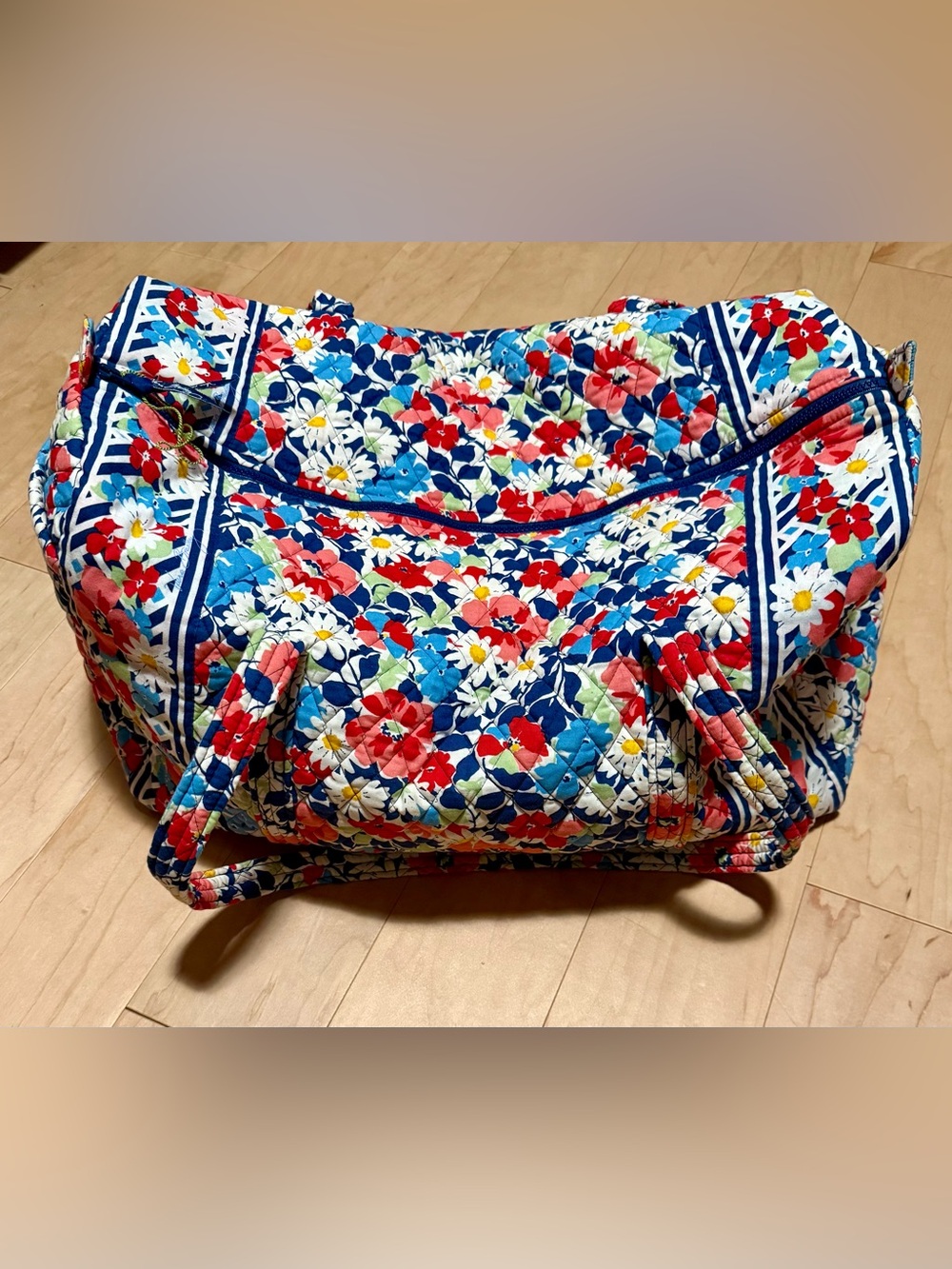Vera Bradley Summer Cottage Large Duffel Travel Bag Red Blue Multicolor Floral